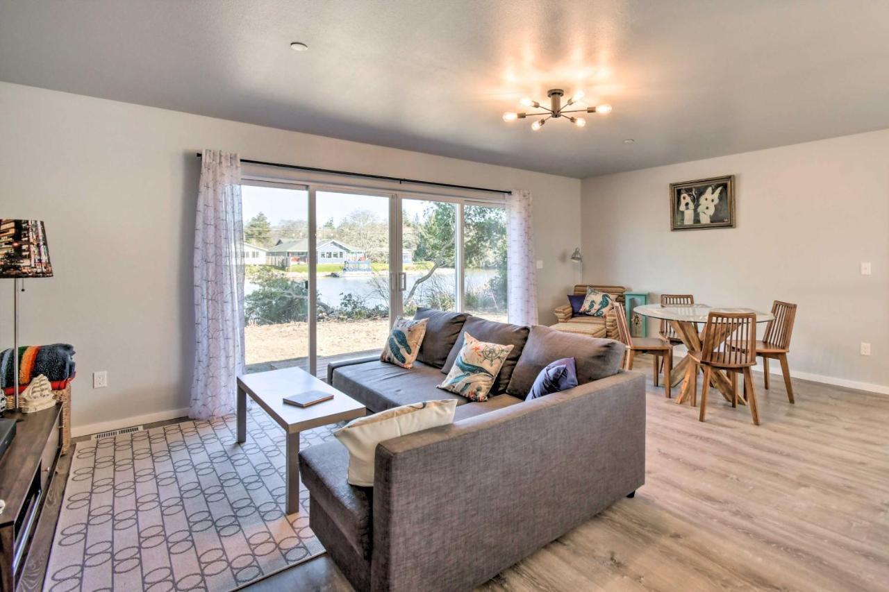 Canal Cottage Retreat With Dock And Waterfront Views โอเชียนชอร์ส ภายนอก รูปภาพ